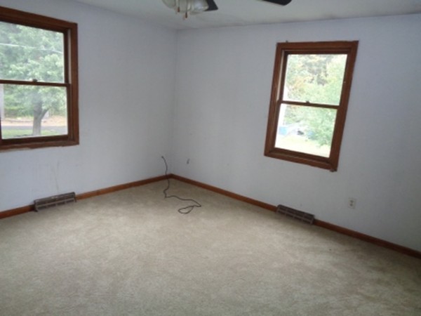 229-231 Kent Road Springfield, MA 01129 - Photo 9 of 10 Gallery Image 9