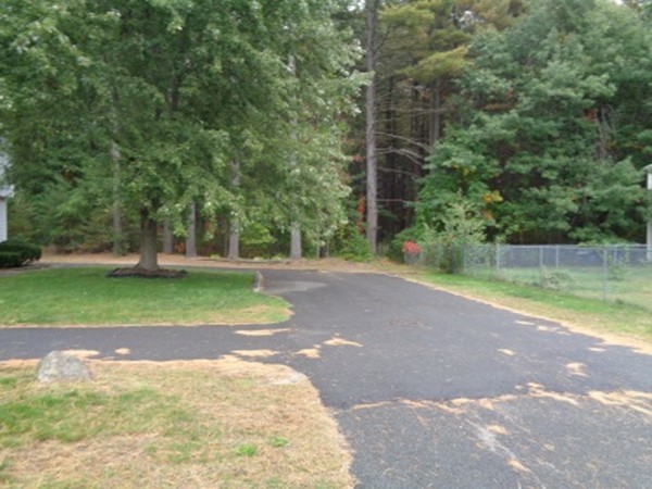 229-231 Kent Road Springfield, MA 01129 - Photo 10 of 10 Gallery Image 10