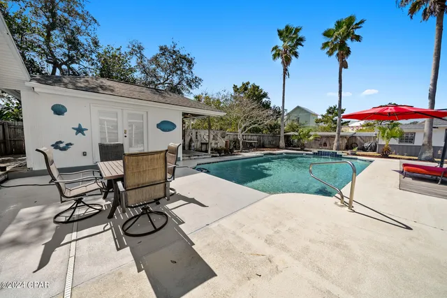$2,000 | 412 Lantana Street, Panama City Beach, FL 32407