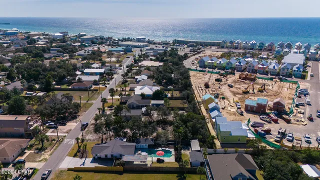 $2,000 | 412 Lantana Street, Panama City Beach, FL 32407