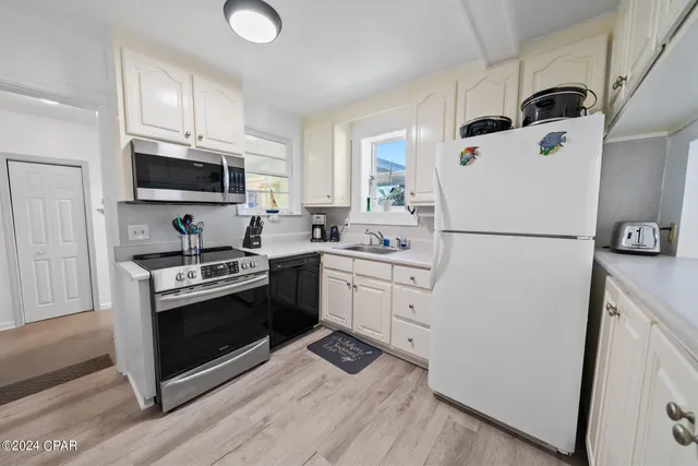 $2,000 | 412 Lantana Street, Panama City Beach, FL 32407