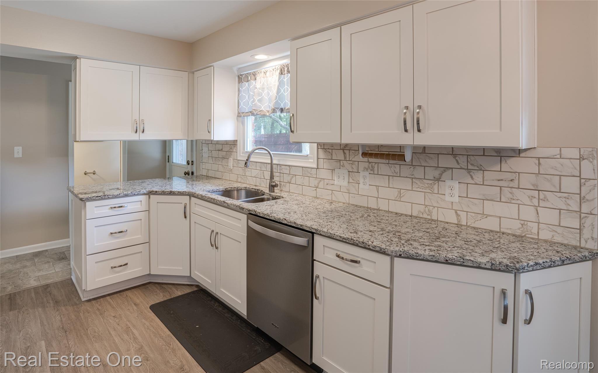 873 Fieldstone RHills-16.jpg
