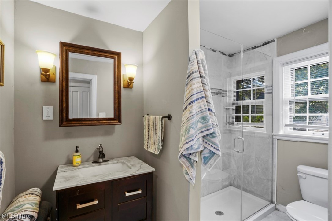 2870 Huntington Road Cleveland, OH 44120 - Photo 23 of 35