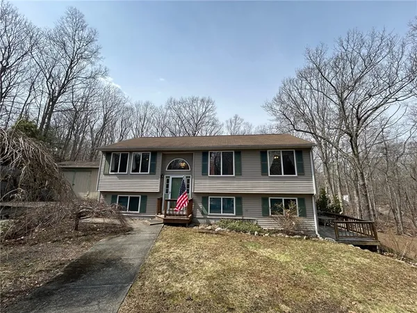 $475,000 | 630 Whaley Hollow Road, Coventry, RI 02816