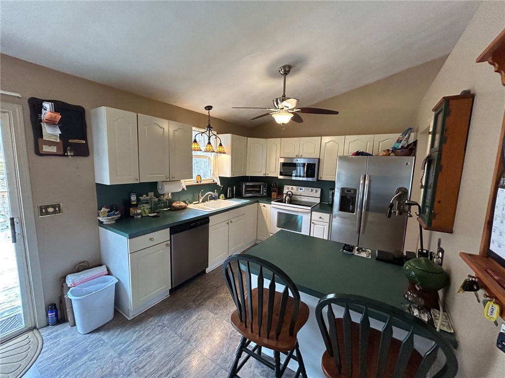 630 Whaley Hollow Road Coventry, RI 02816 - Photo 12 of 41