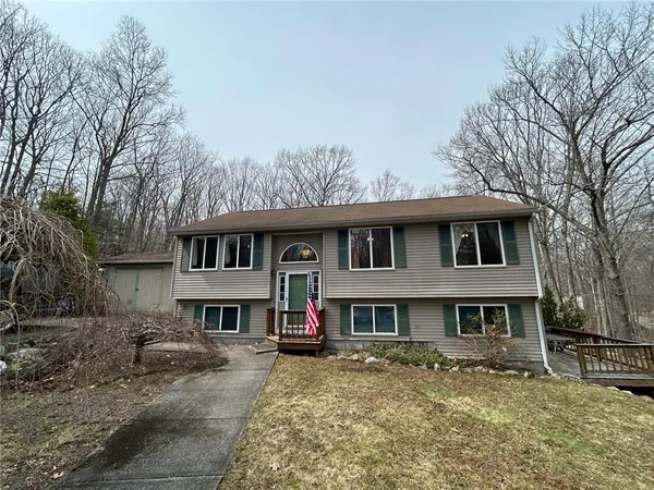 $475,000 | 630 Whaley Hollow Road, Coventry, RI 02816