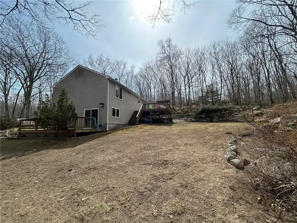 $475,000 | 630 Whaley Hollow Road, Coventry, RI 02816