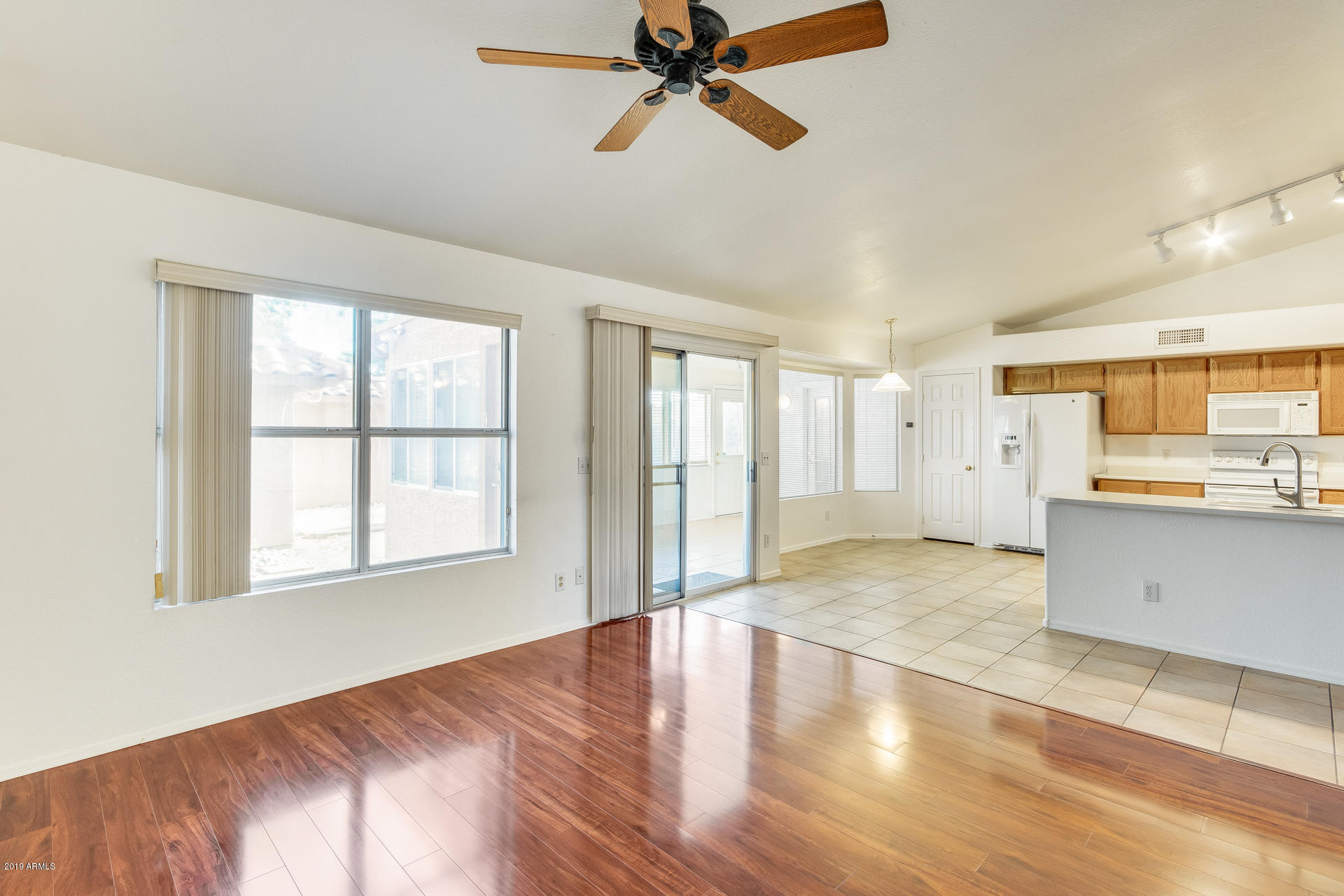 7601 West Redfield Road Peoria, AZ 85381 - Photo 7 of 35 Gallery Image 7