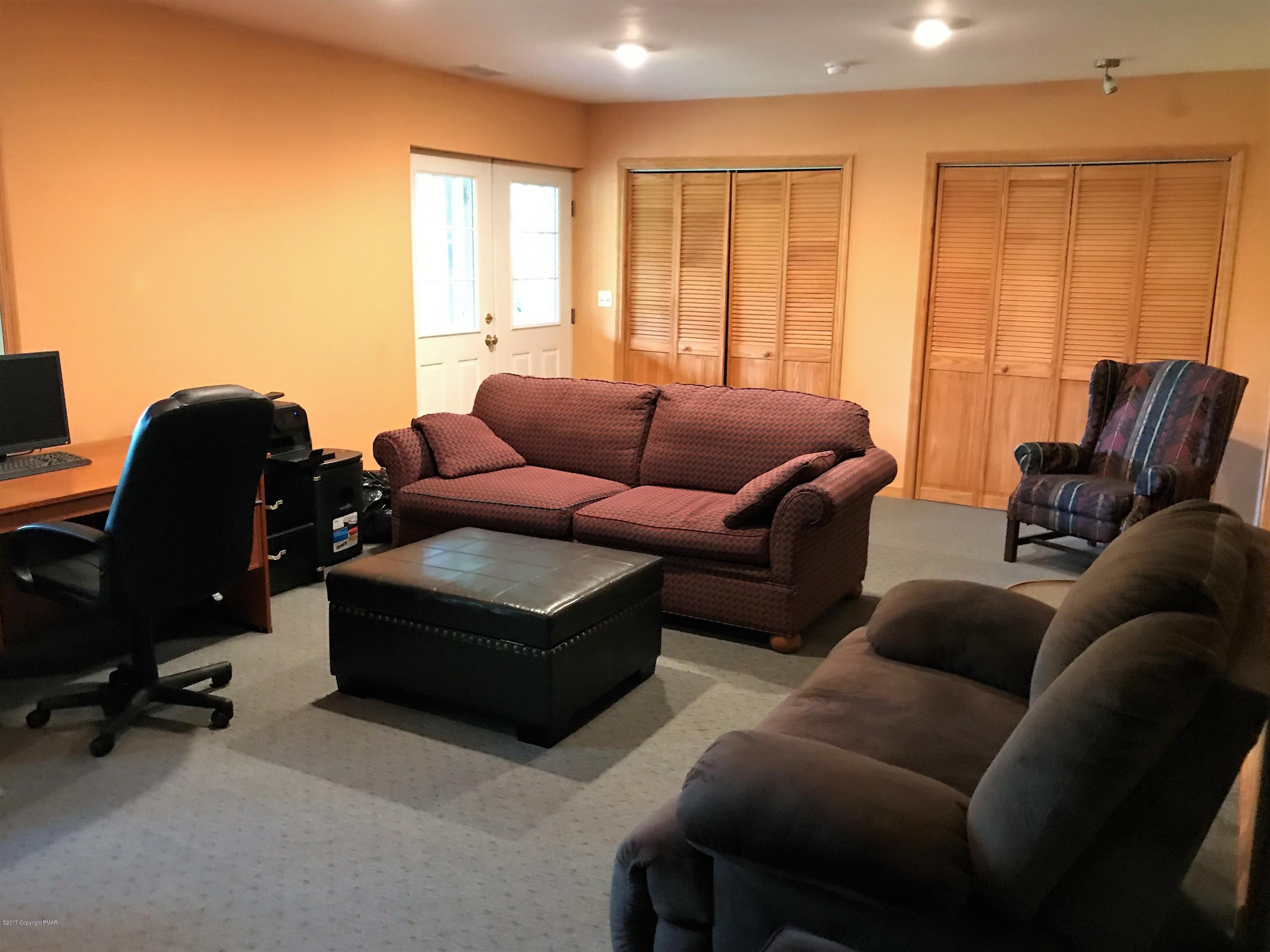 2975 Wedge Road Lake Ariel, PA 18436 - Photo 20 of 41 20. Family Room