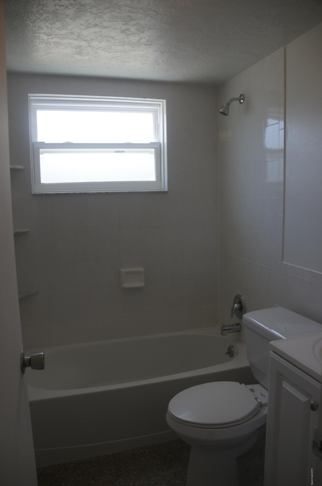758 Croton Road Melbourne, FL 32935 - Photo 22 of 36 758 Croton Bathroom2_DSC1438
