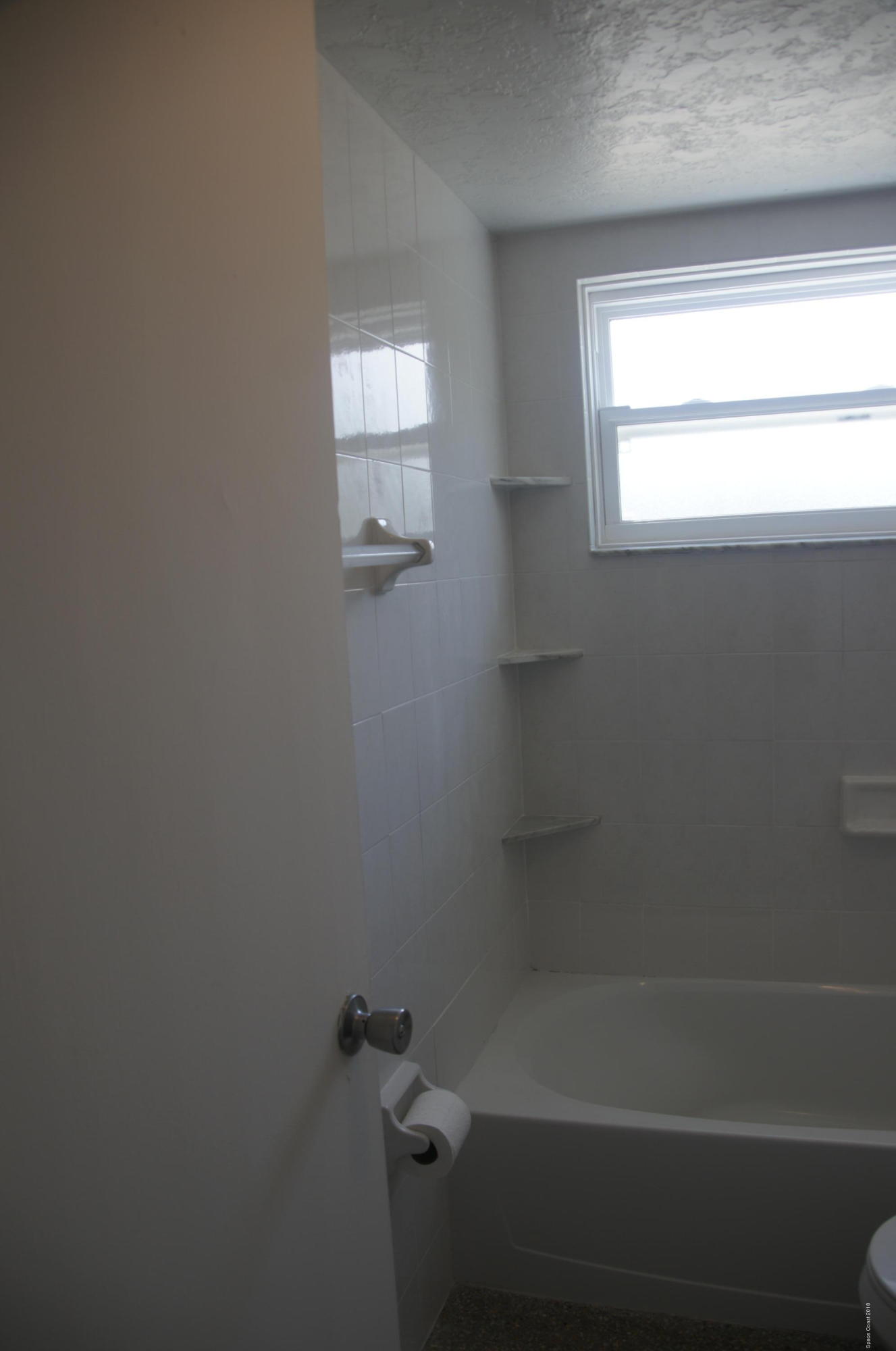 758 Croton Road Melbourne, FL 32935 - Photo 23 of 36 Bathroom 2_758 CrotonDSC1439