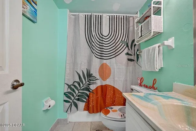 a picture of a wall with a white wall