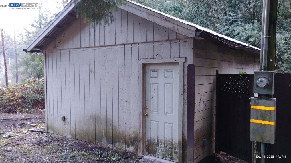 28440 Ryan Creek Road Willits, CA 95490 - Photo 18 of 22 a backyard of a house