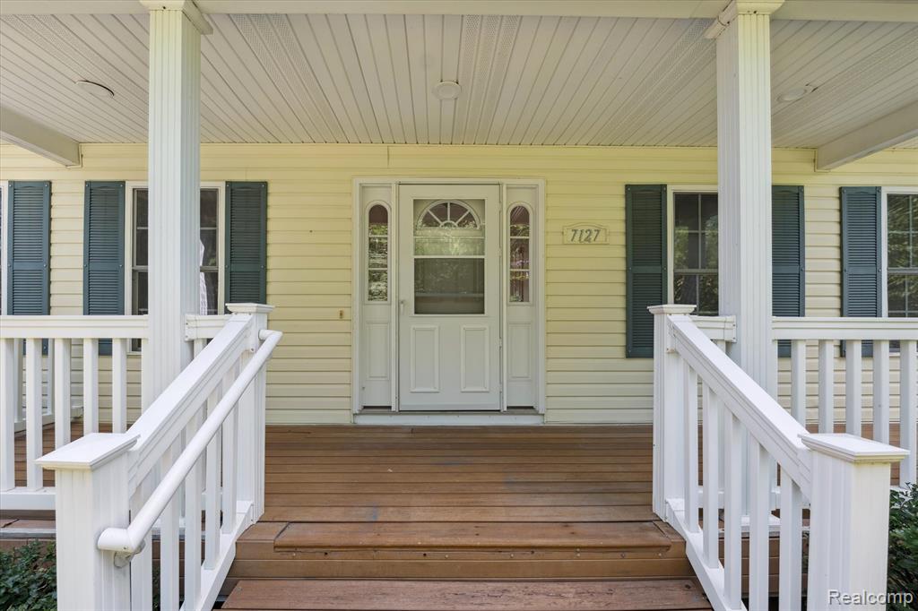 7127 Perry Lake Road Clarkston, MI 48346 - Photo 5 of 75