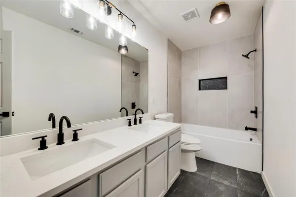 $3,600 | 611 Joy Lane, Mansfield, TX 76063