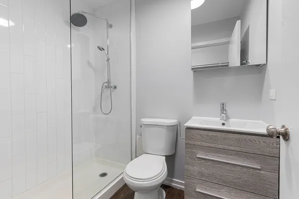 $1,564 | 6134 North Kenmore Avenue, Unit 205, Chicago, IL 60660