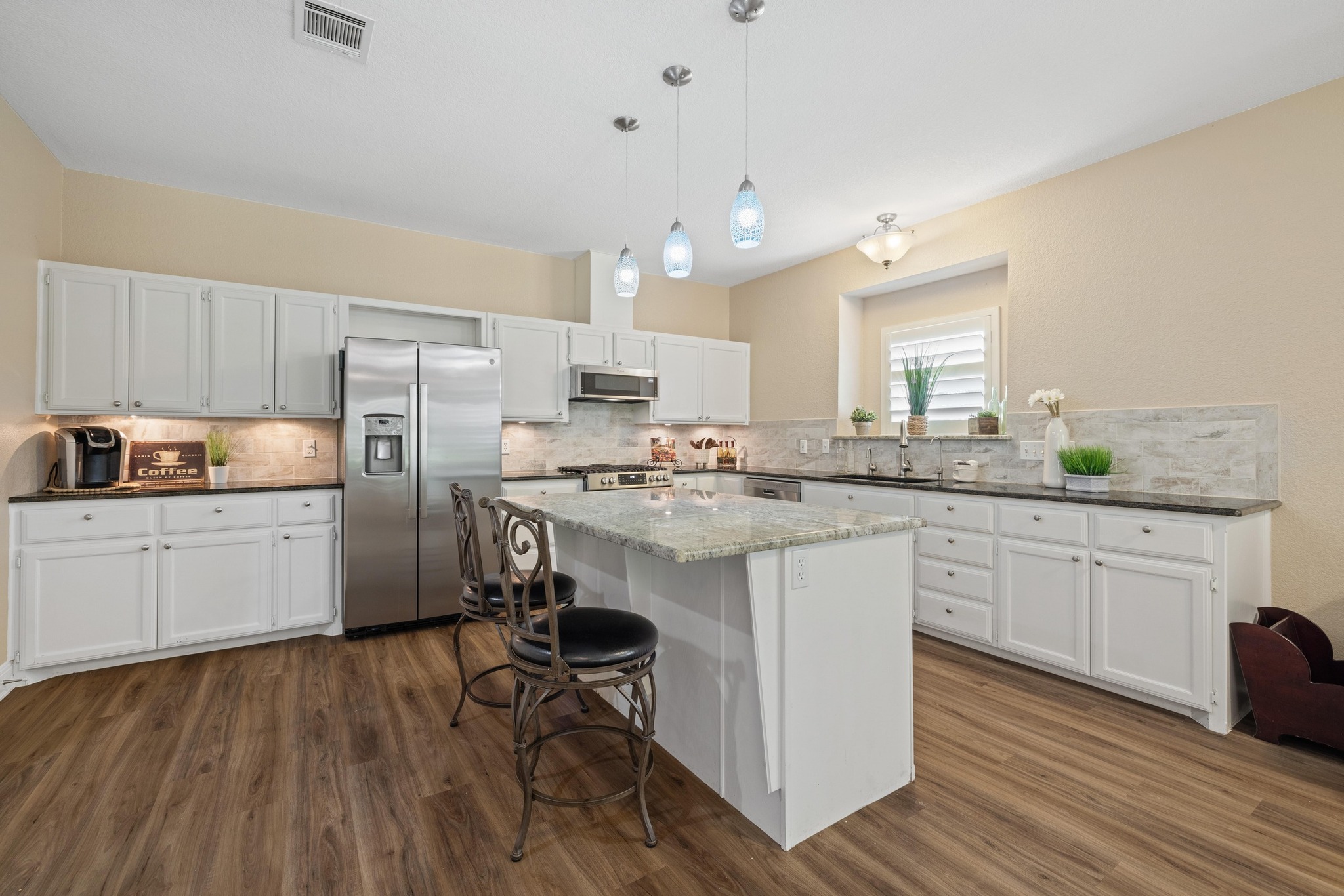 606 Explorer Lakeway, TX 78734 - Photo 13 of 29 Spacious, Beautiful Kitchen!