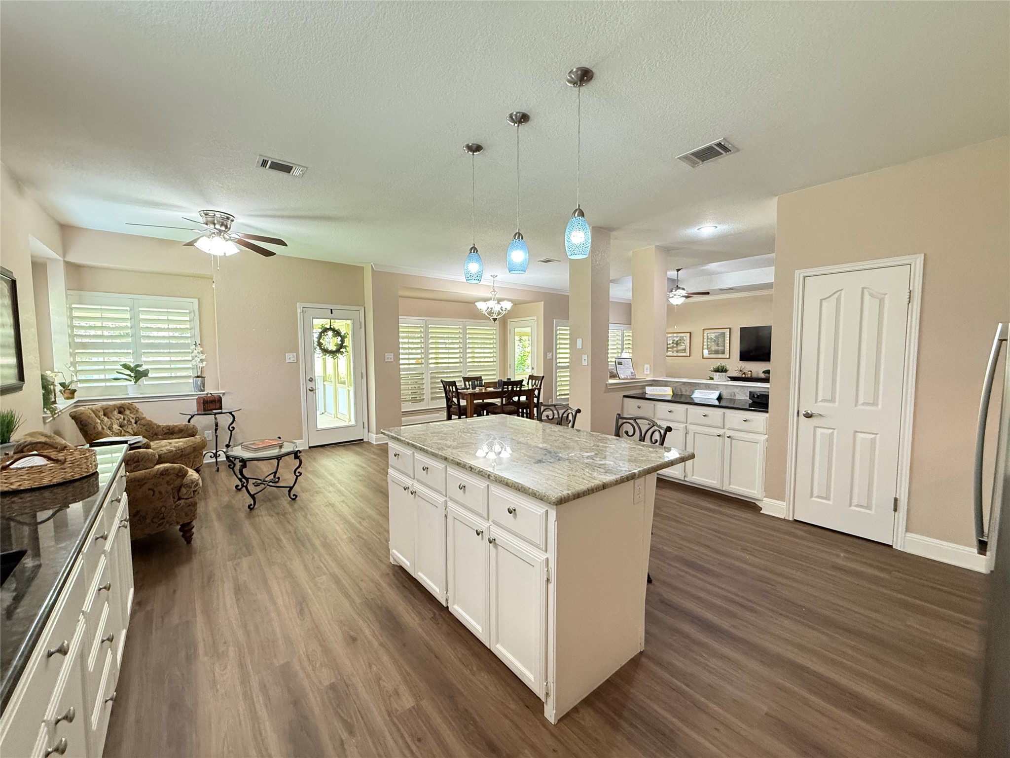 606 Explorer Lakeway, TX 78734 - Photo 19 of 29 This angle shows how open this space truly is! So great for entertaining!