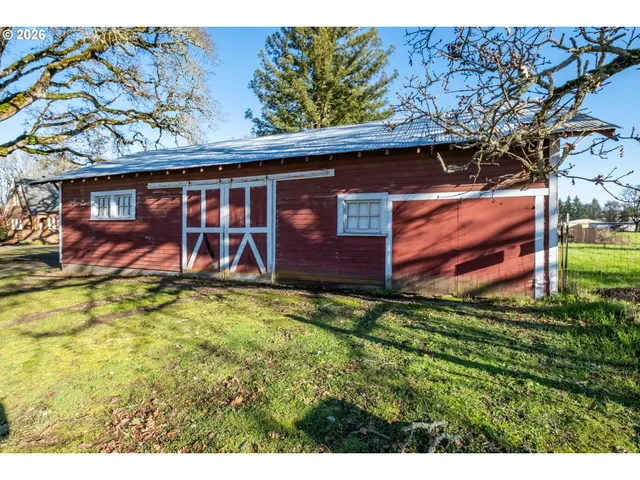 $1,950,000 | 941 North 2nd Street, Jefferson, OR 97352