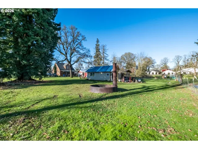 $1,950,000 | 941 North 2nd Street, Jefferson, OR 97352