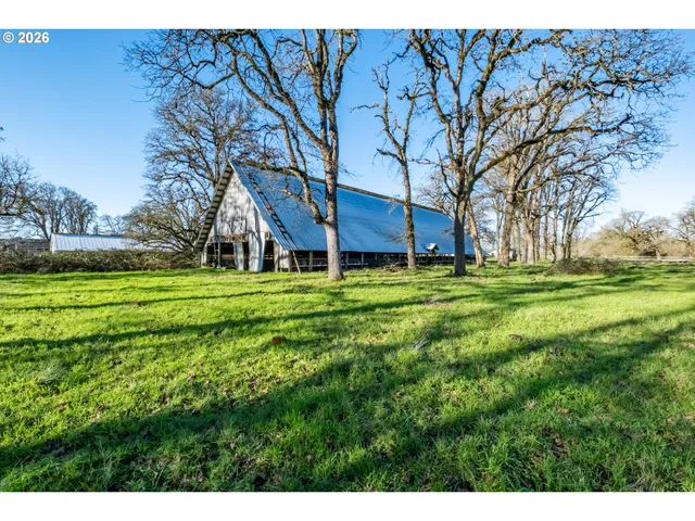 $1,950,000 | 941 North 2nd Street, Jefferson, OR 97352