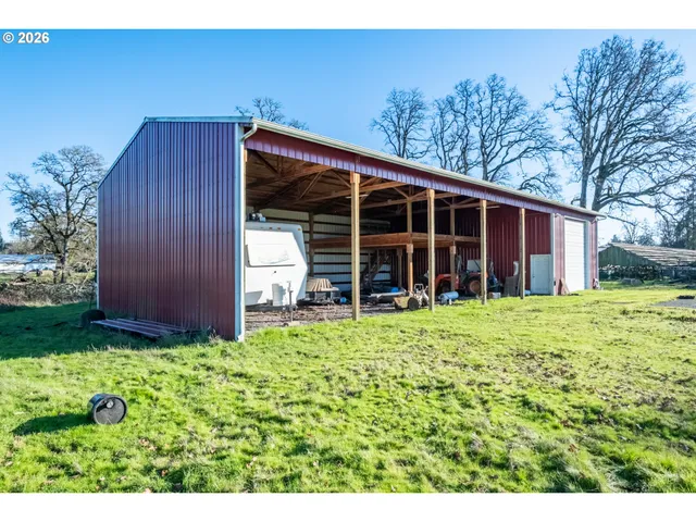 $1,950,000 | 941 North 2nd Street, Jefferson, OR 97352