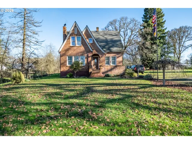 $1,950,000 | 941 North 2nd Street, Jefferson, OR 97352