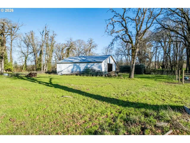 $1,950,000 | 941 North 2nd Street, Jefferson, OR 97352