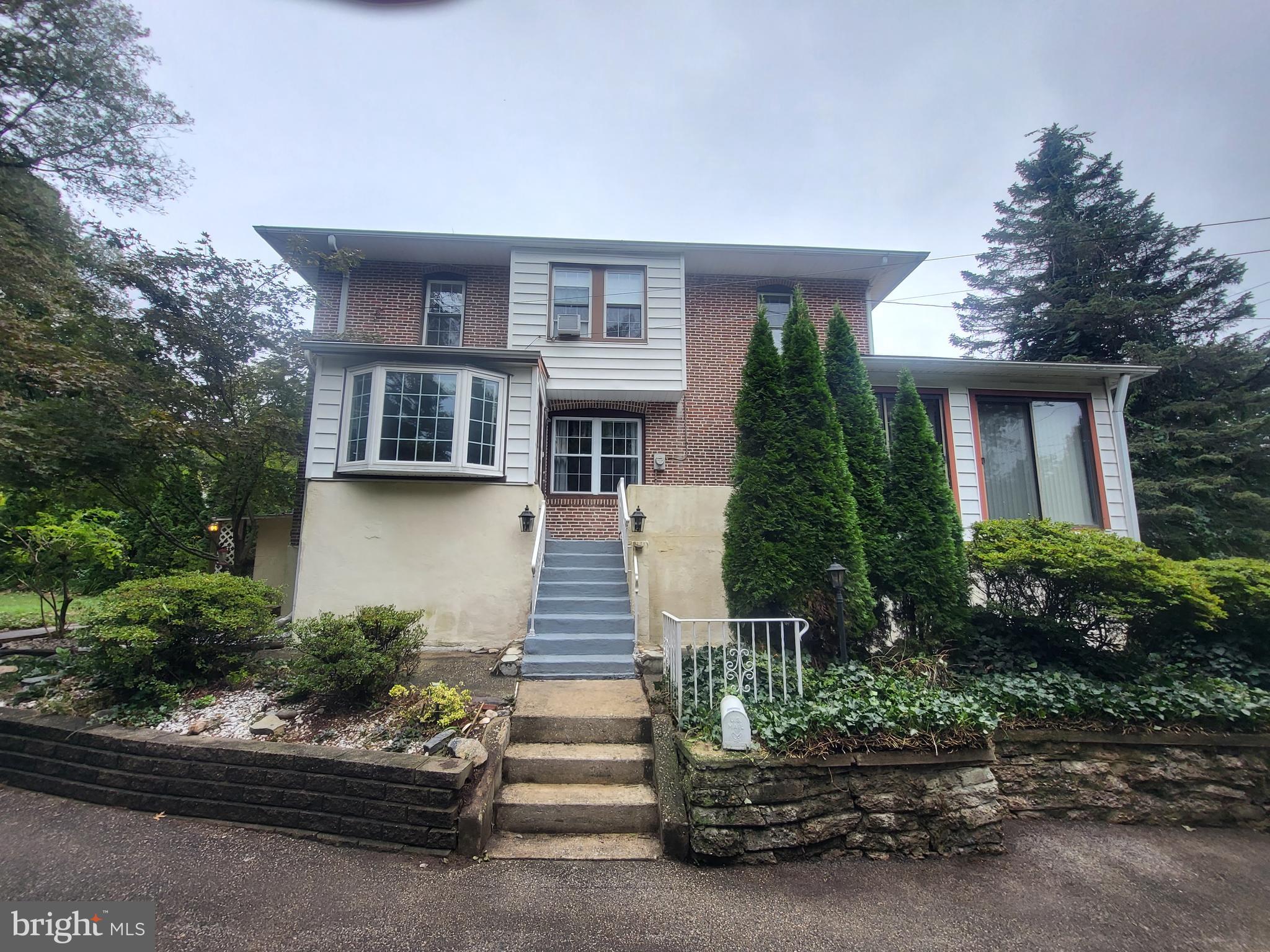 10 South Elmwood Ave