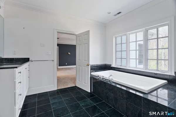 $875,000 | 2 Brighton Way, Avon, CT 06001