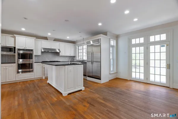 $875,000 | 2 Brighton Way, Avon, CT 06001