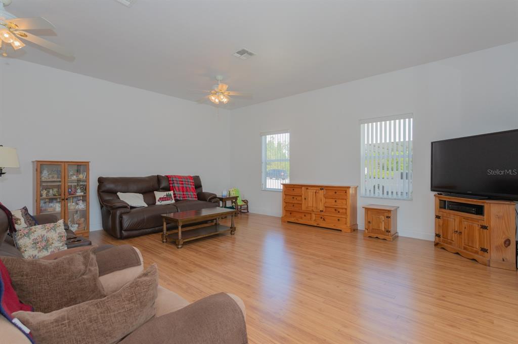 11395 Southeast 108th Terrace Road Belleview, FL 34420 - Photo 3 of 19