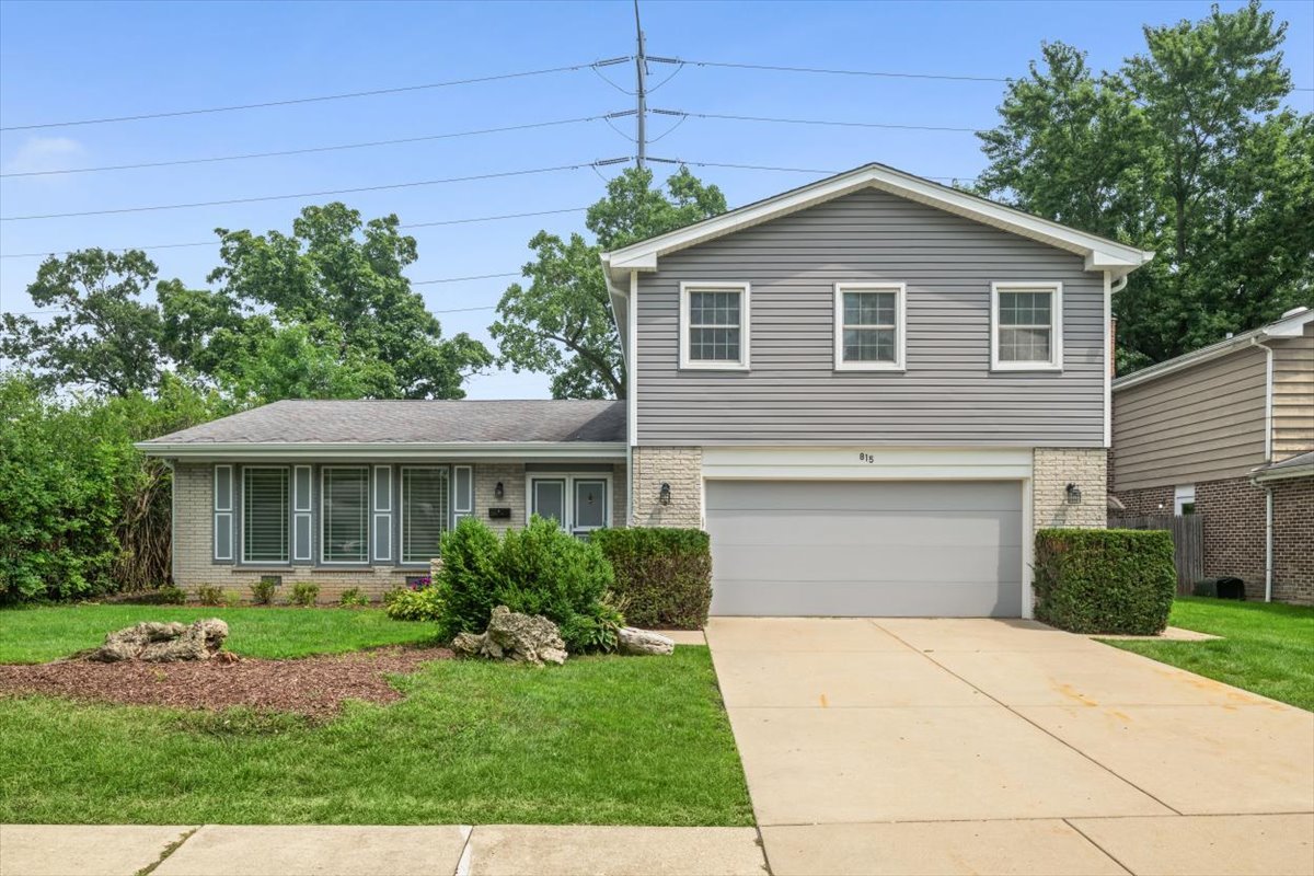 815 Barberry Road Highland Park, IL 60035 - Photo 1 of 36 Gallery Image 1