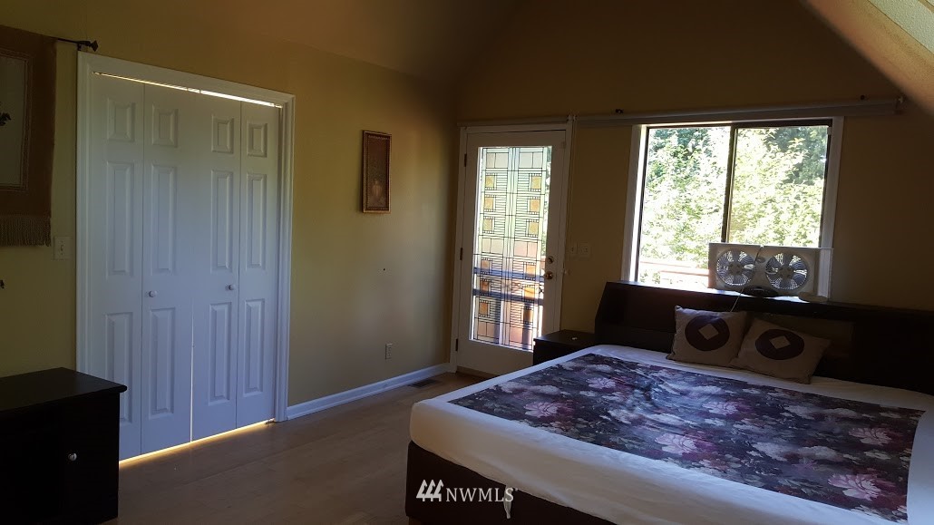 19218 Sprague Drive Bothell, WA 98012 - Photo 14 of 23