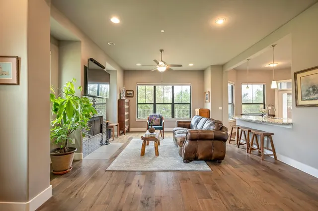 $675,000 | 8200 Southwest Parkway, Unit 306, Austin, TX 78735