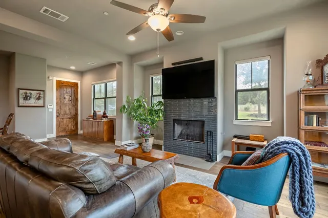 $675,000 | 8200 Southwest Parkway, Unit 306, Austin, TX 78735