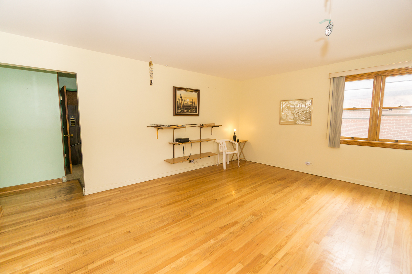 213 Congress Street Addison, IL 60101 - Photo 3 of 22 Gallery Image 3