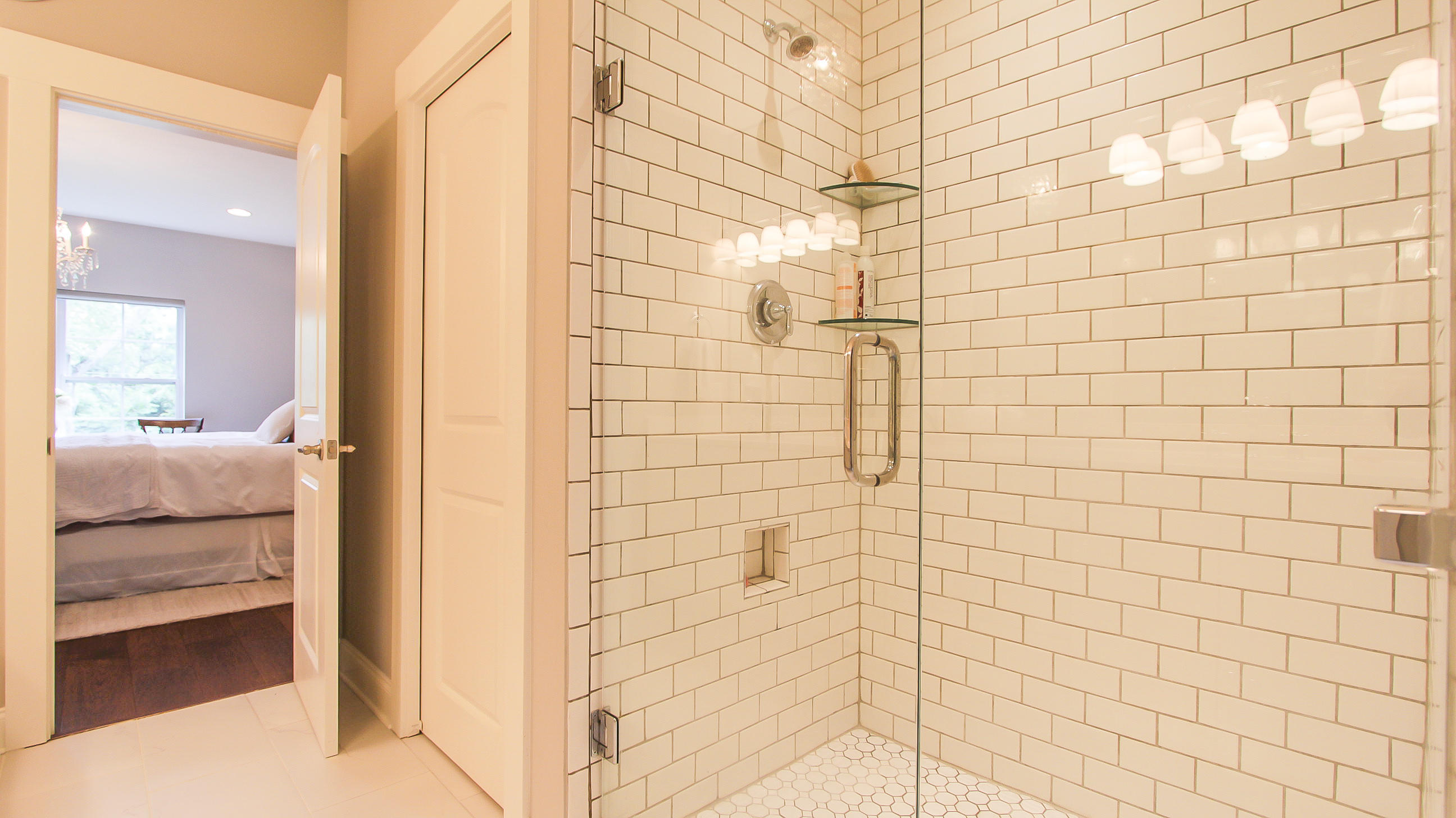 634 Smith Road Knoxville, TN 37934 - Photo 21 of 40 Subway Tile Shower