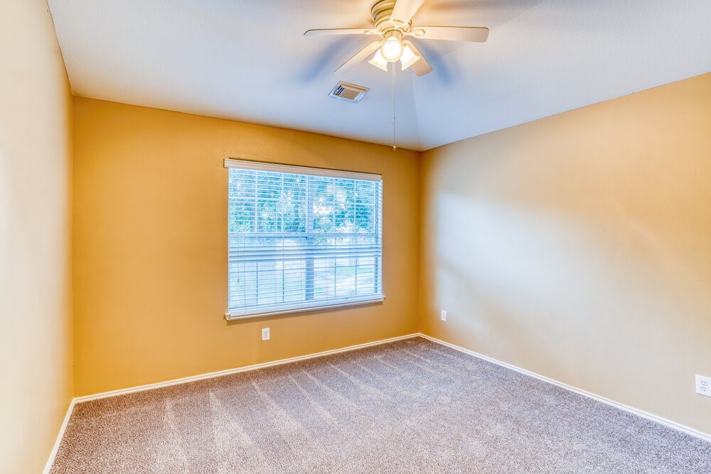 8223 Wainwright Way Rosharon, TX 77583 - Photo 13 of 17 Gallery Image 13