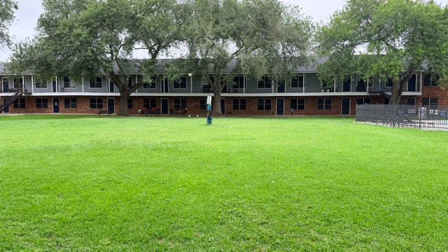 2101 Mustang Road Alvin, TX 77511 - Photo 9 of 14