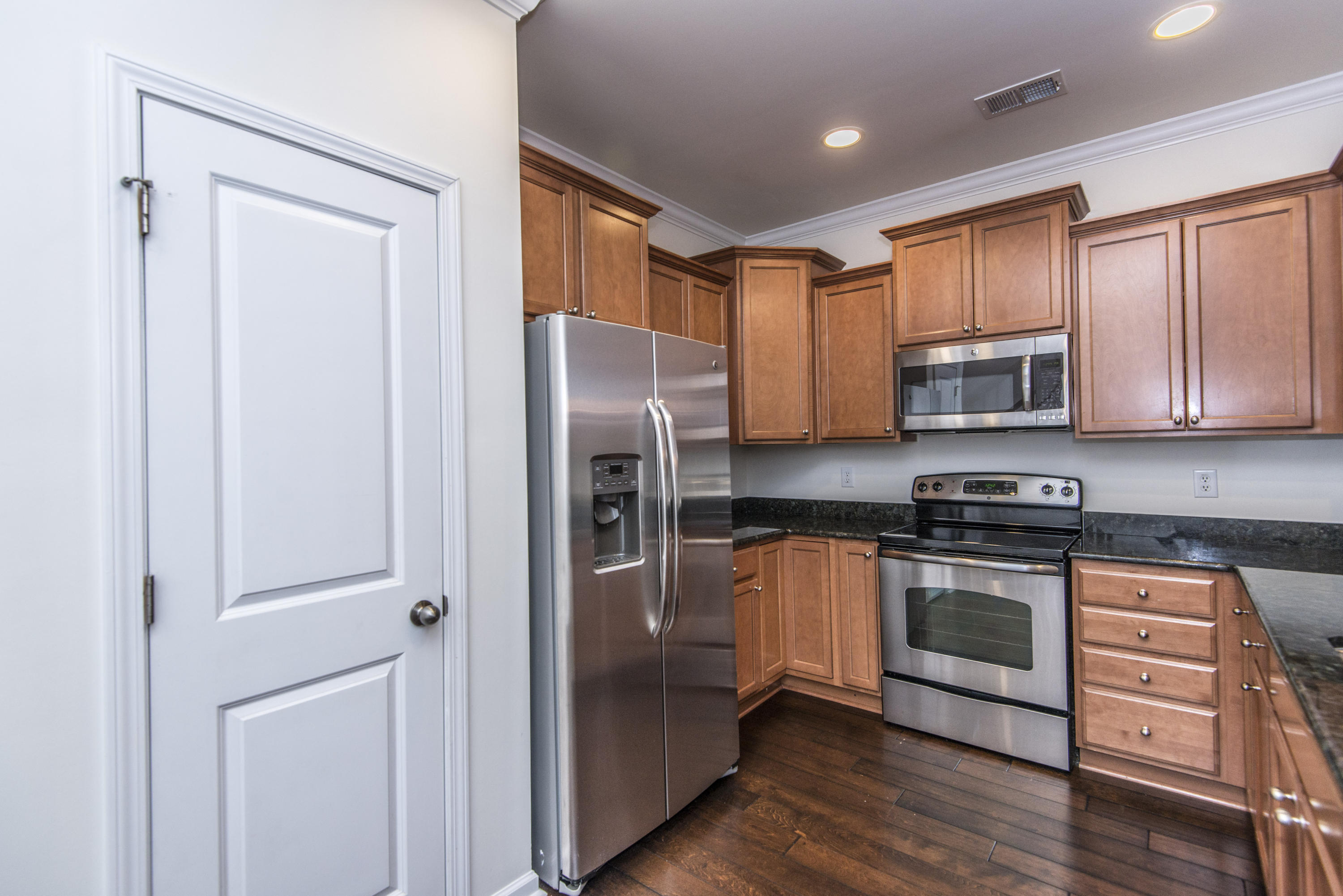4036 Conant Road Mount Pleasant, SC 29466 - Photo 3 of 34 Stainless appliances