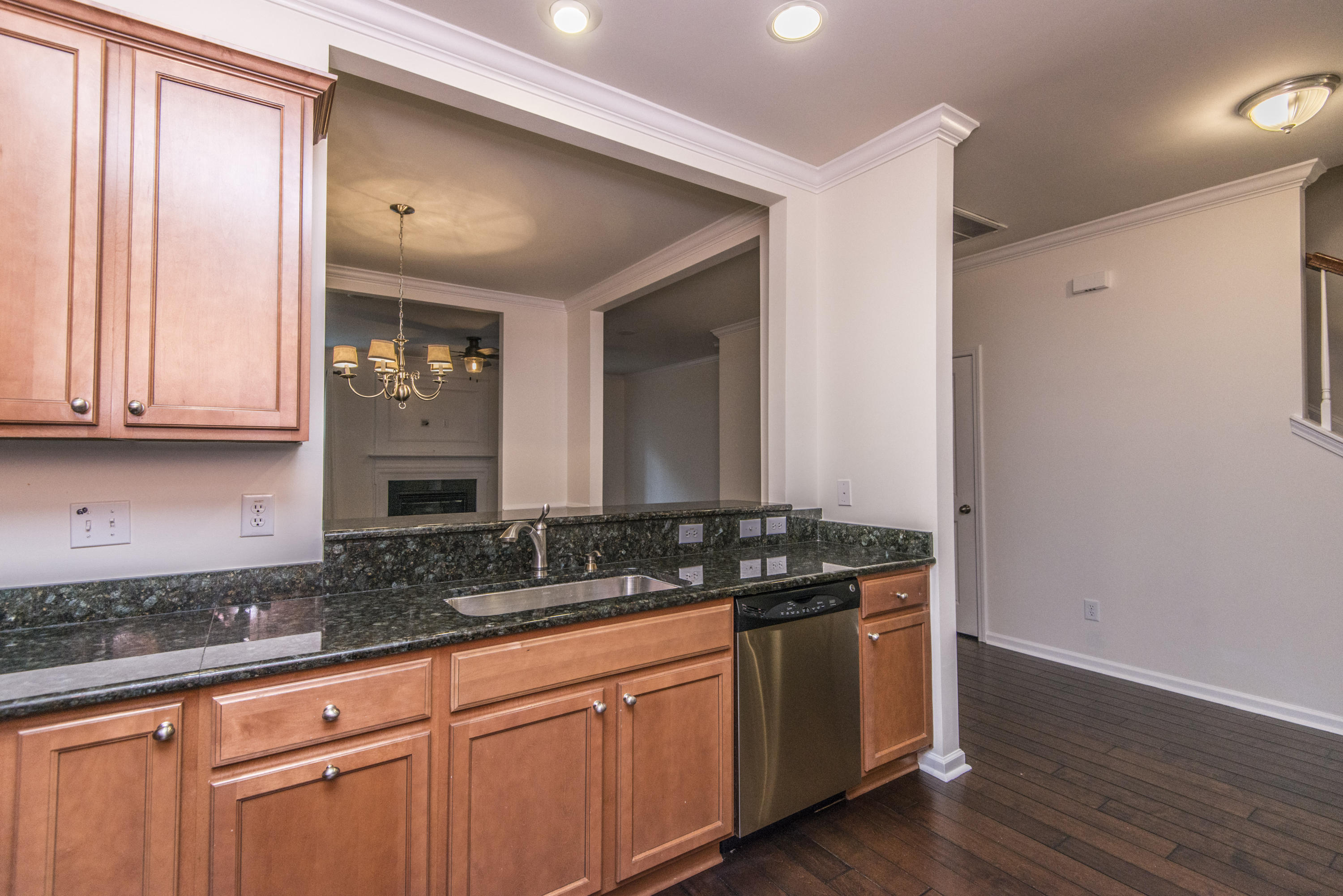 4036 Conant Road Mount Pleasant, SC 29466 - Photo 5 of 34 Gas cooktop