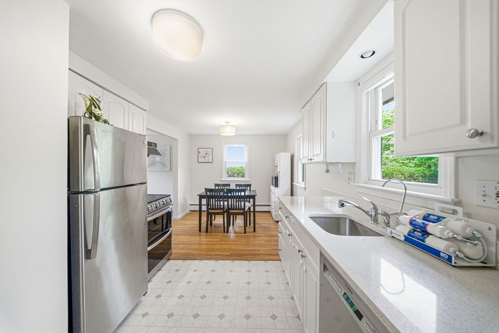 18 Bradford Road, Unit 18 Winchester, MA 01890 - Photo 10 of 28