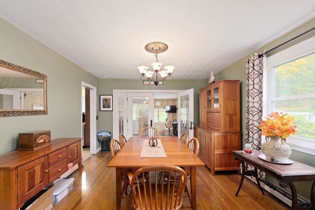 493 Forest Hills Road Springfield, MA 01128 - Photo 13 of 35
