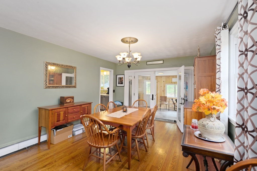 493 Forest Hills Road Springfield, MA 01128 - Photo 14 of 35