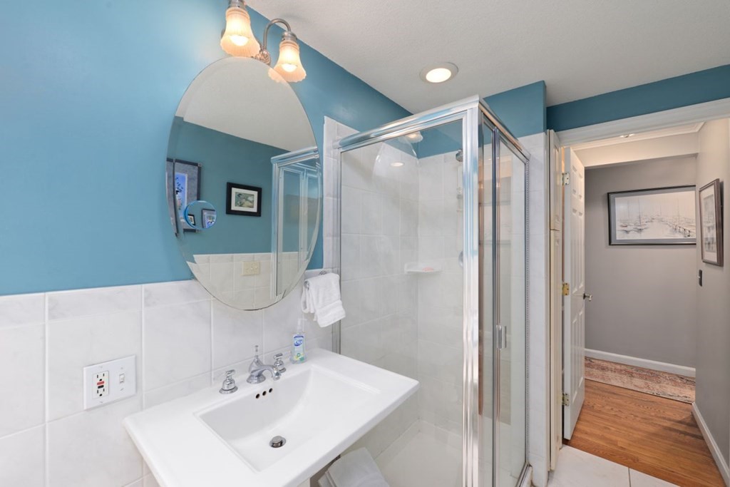 493 Forest Hills Road Springfield, MA 01128 - Photo 20 of 35
