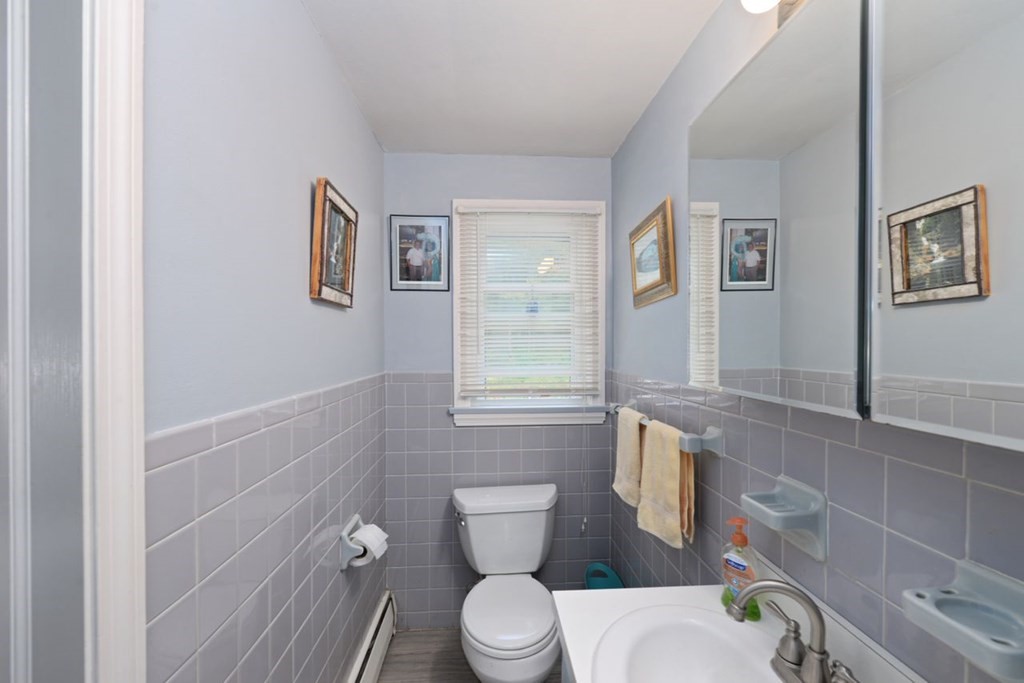 493 Forest Hills Road Springfield, MA 01128 - Photo 23 of 35