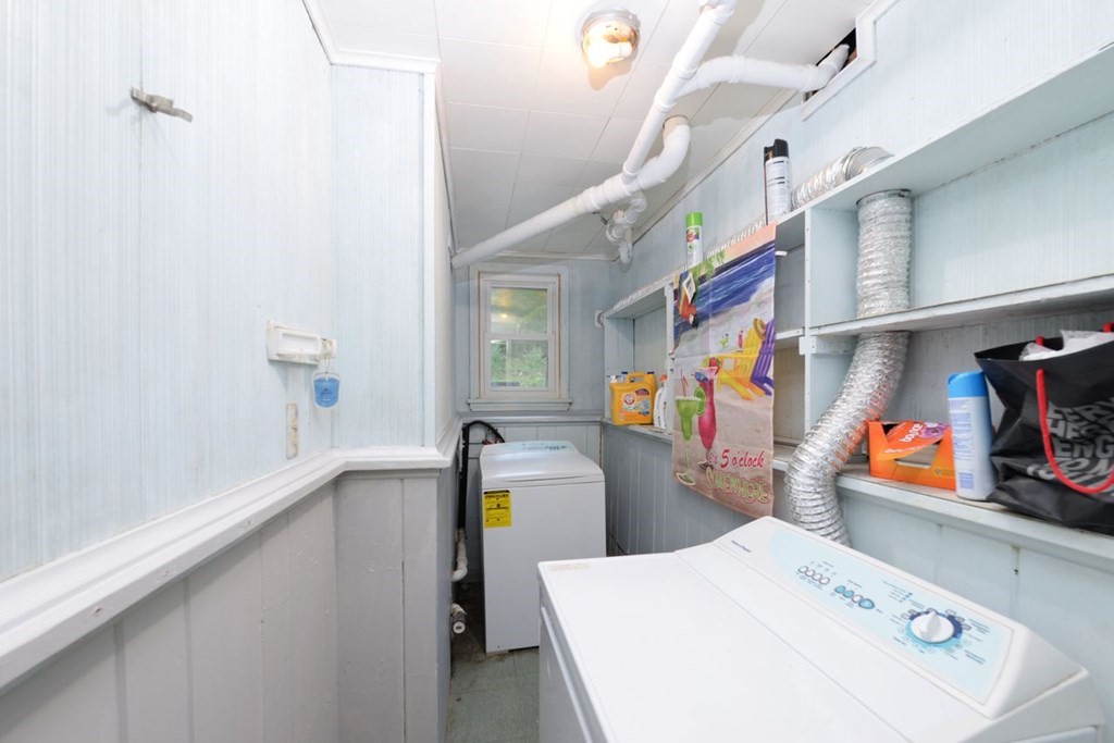 493 Forest Hills Road Springfield, MA 01128 - Photo 33 of 35