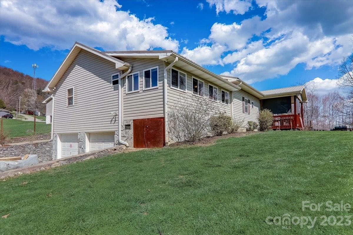 2 Goodson Hill Road Candler, NC 28715 - Photo 4 of 46 Gallery Image 4