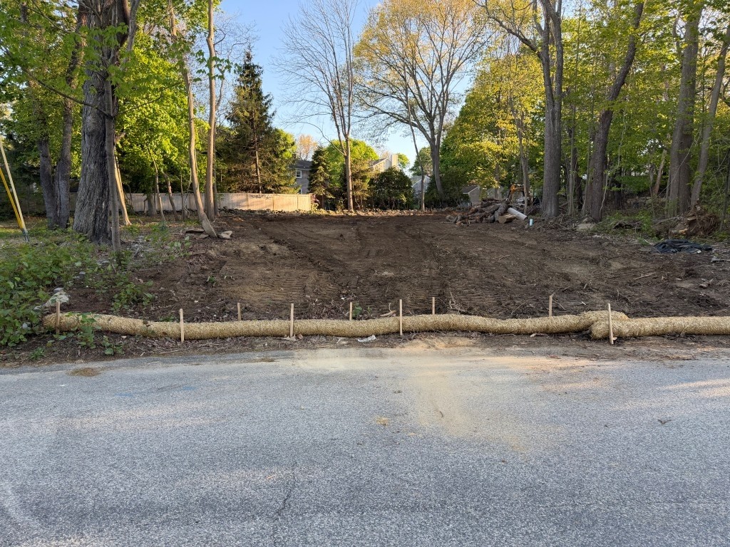 41 Overhill Road Warren, RI 02885 - Photo 3 of 11